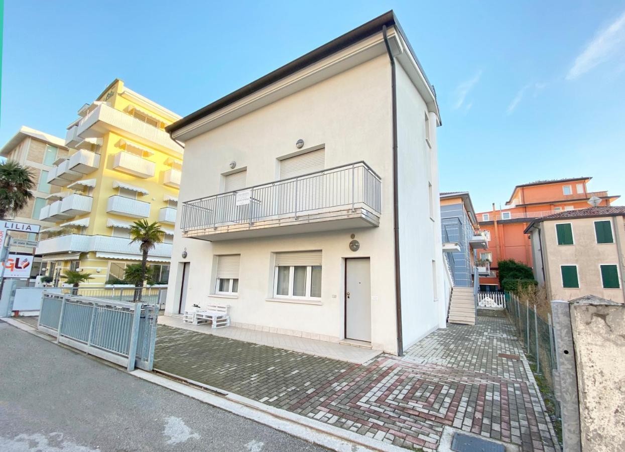 Dainese Apartments, Casa Abigail Лидо-ди-Езоло Экстерьер фото